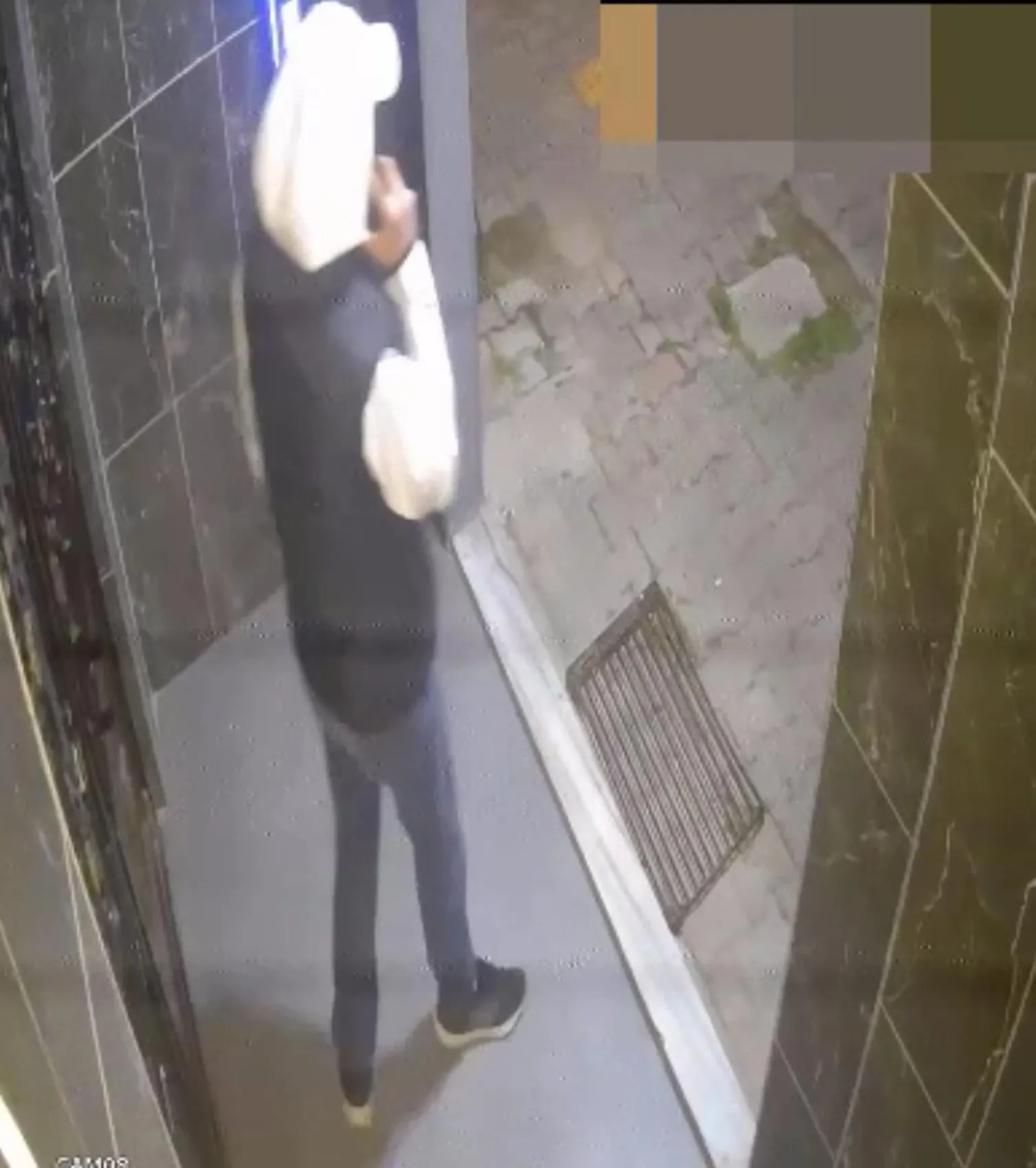 Polis süsü veren şebeke emekli mühendisin 19 milyon lirasını böyle buharlaştırdı