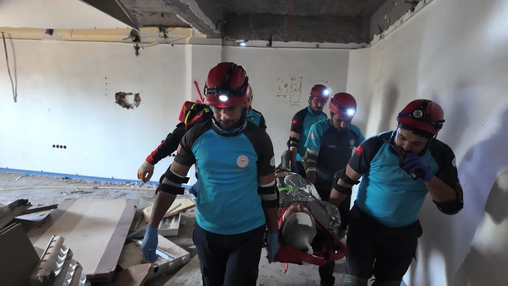 Şanlıurfa'daki tatbikatta gerçeği aratmayan anlar: Enkaz başındaki feryatlar jandarmayı zorladı