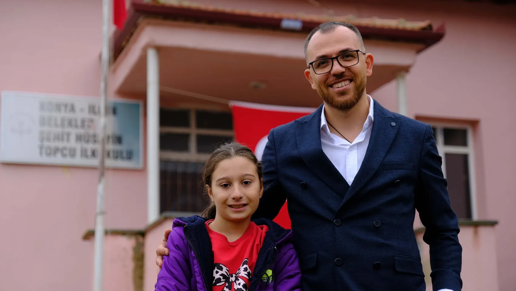 Sınıfta tek başına ama Cumhuriyetin gücü arkasında: Bir öğretmen ve bir öğrencinin unutulmaz 29 Ekim'i