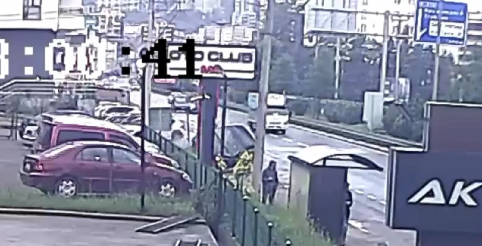 Yomra'da dehşet anları: Kontrolden çıkan araç takla atarak ters döndü
