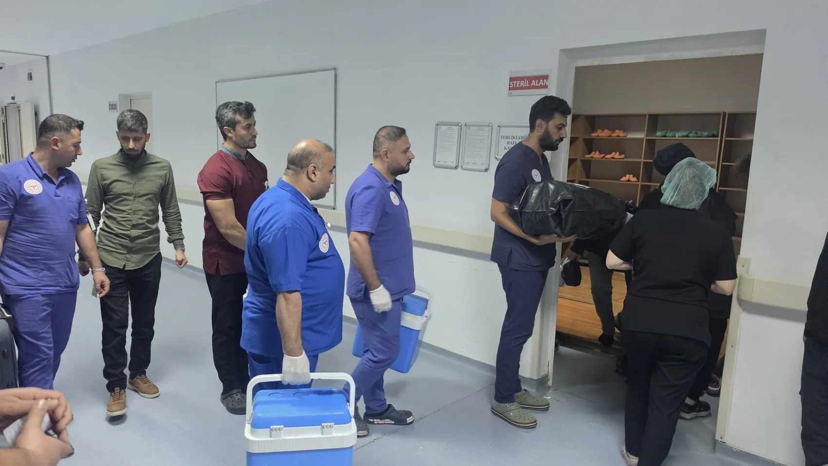 Minik bedenden gelen hayat ışığı: Aileden örnek davranış