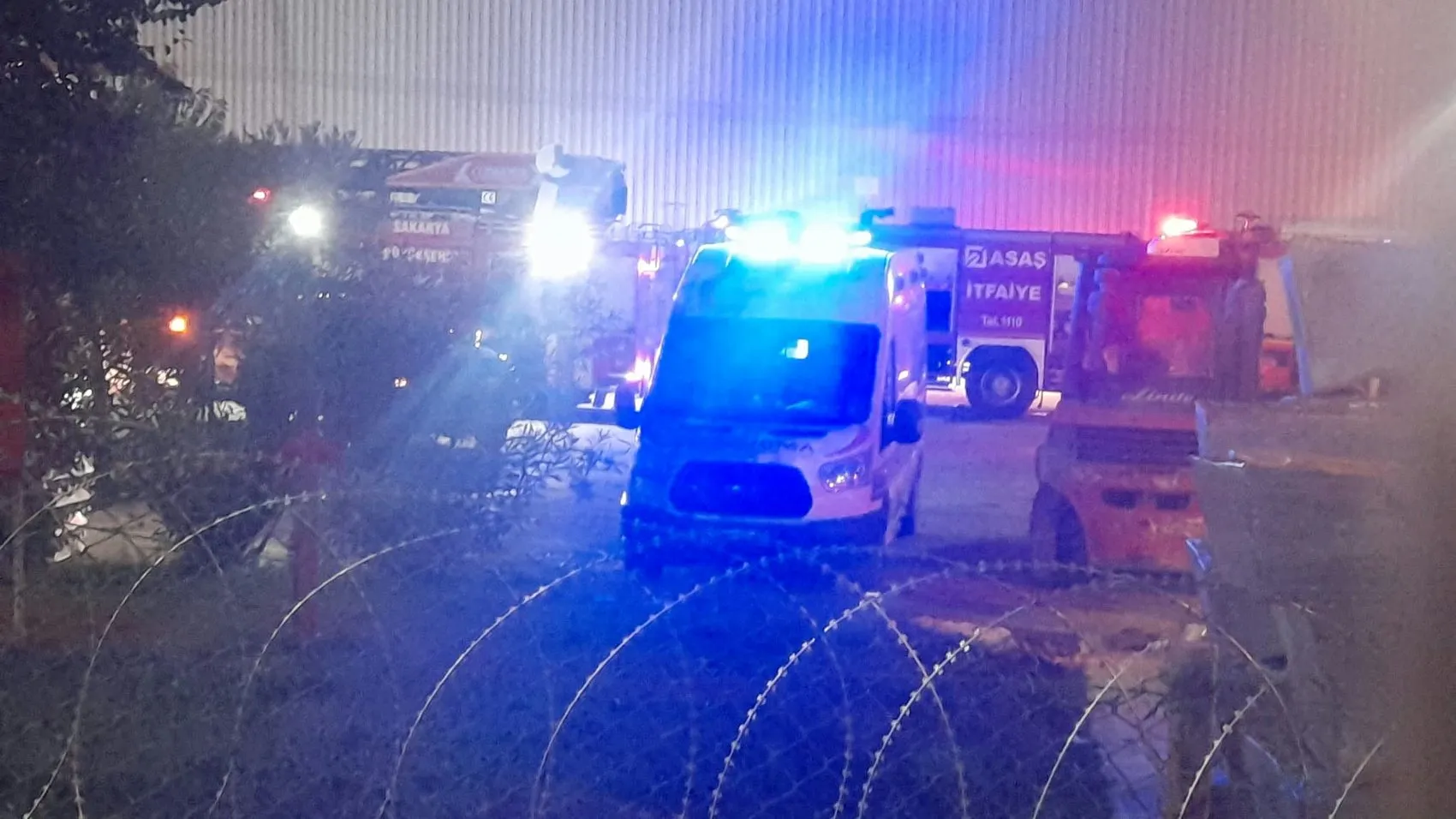 Akyazı'daki fabrikada dehşet anları: Dökümhanede patlama sonrası yangın