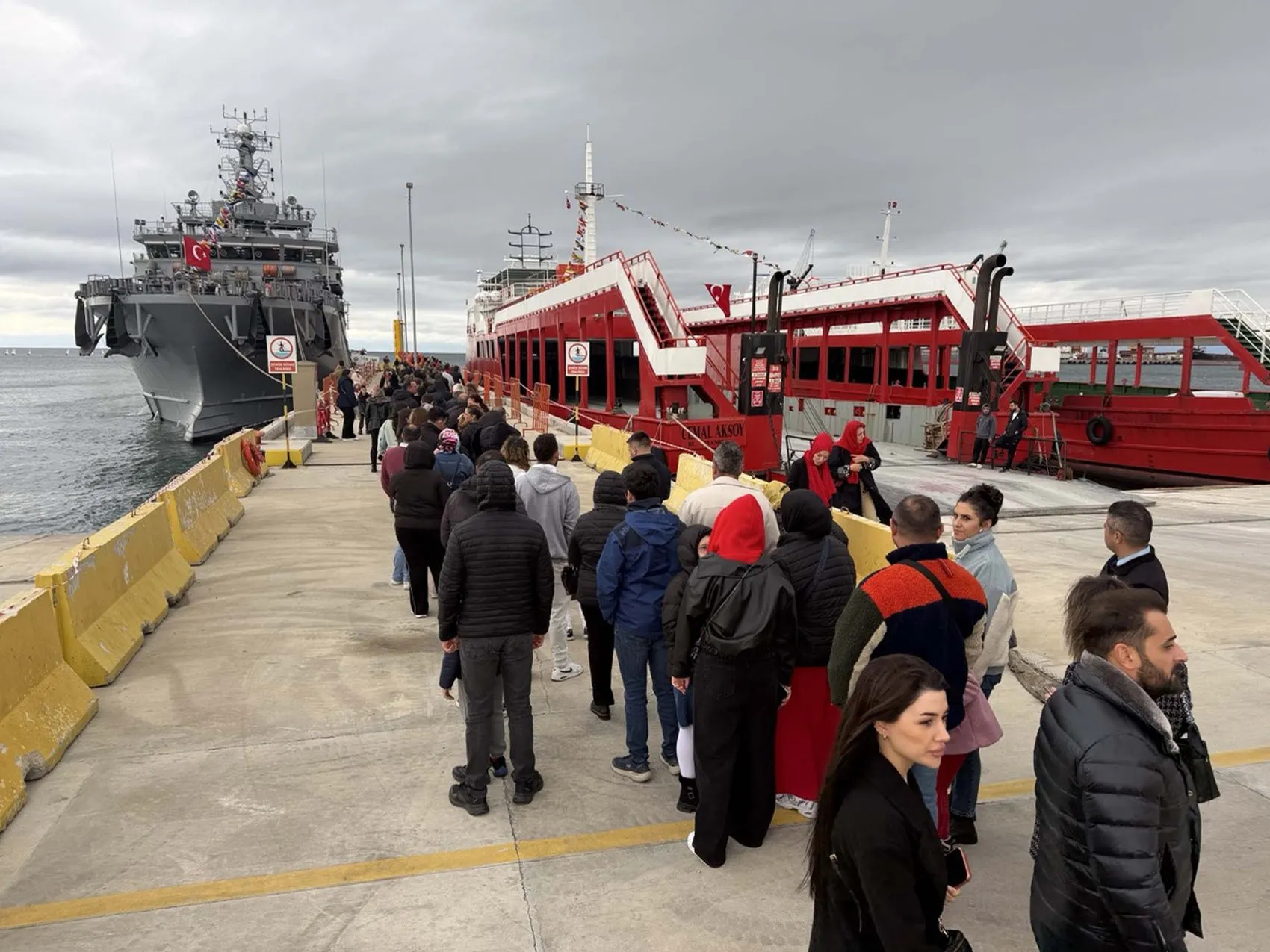 Tekirdağ limanında bayram coşkusu: TCG Işın vatandaşlarla buluştu