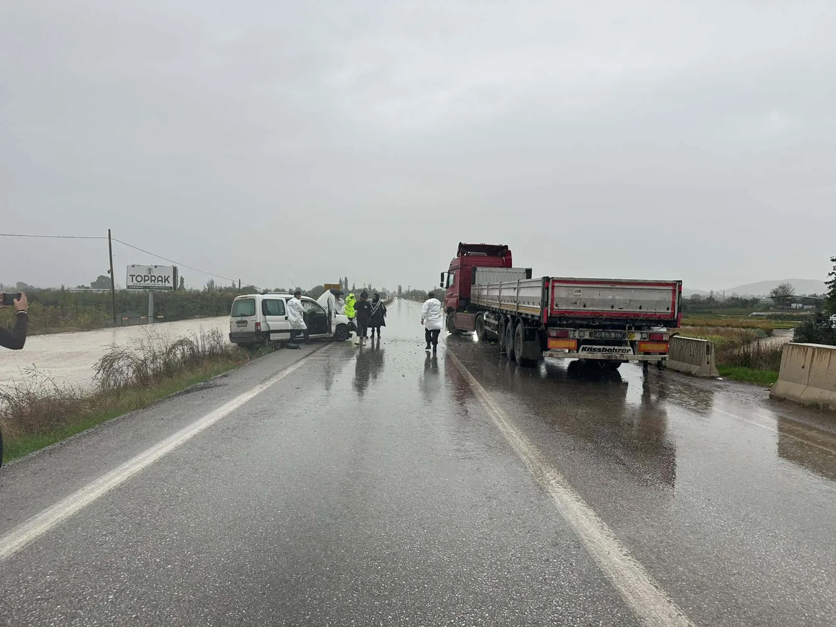 Ödemiş yolunda hatalı sollama faciaya dönüştü: Bir kişi hayatını kaybetti
