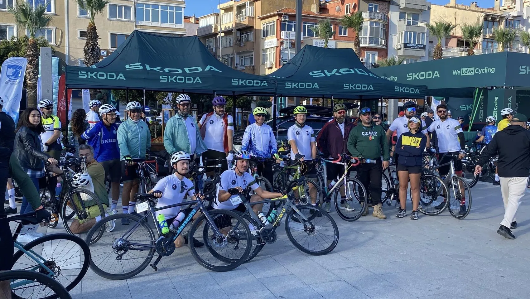 Tarihi yarımadada dev pedal şöleni: 13 ülkeden yüzlerce sporcu Çanakkale'de buluştu