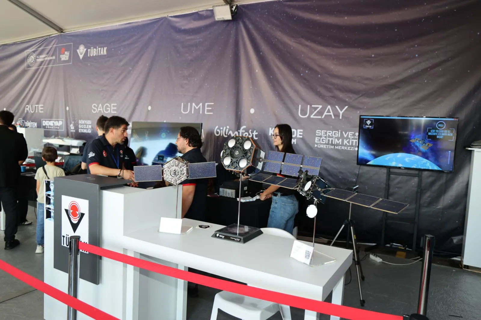 Trabzon'da teknoloji rüzgarı: Açılışı yapay zeka robot yaptı, hedef TEKNOFEST