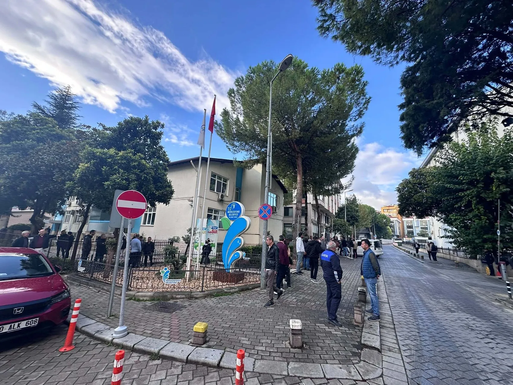 Merkezefendi Belediyesi'nde rüşvet ve yolsuzluk operasyonu: Gözaltı süreci derinleşiyor