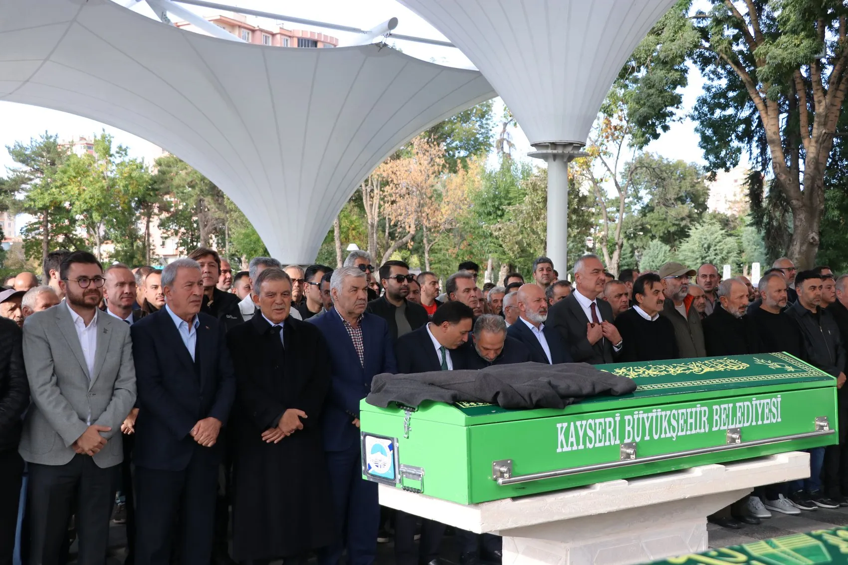Abdullah Gül memleketi Kayseri'de hüzünlü bir veda için bir araya geldi