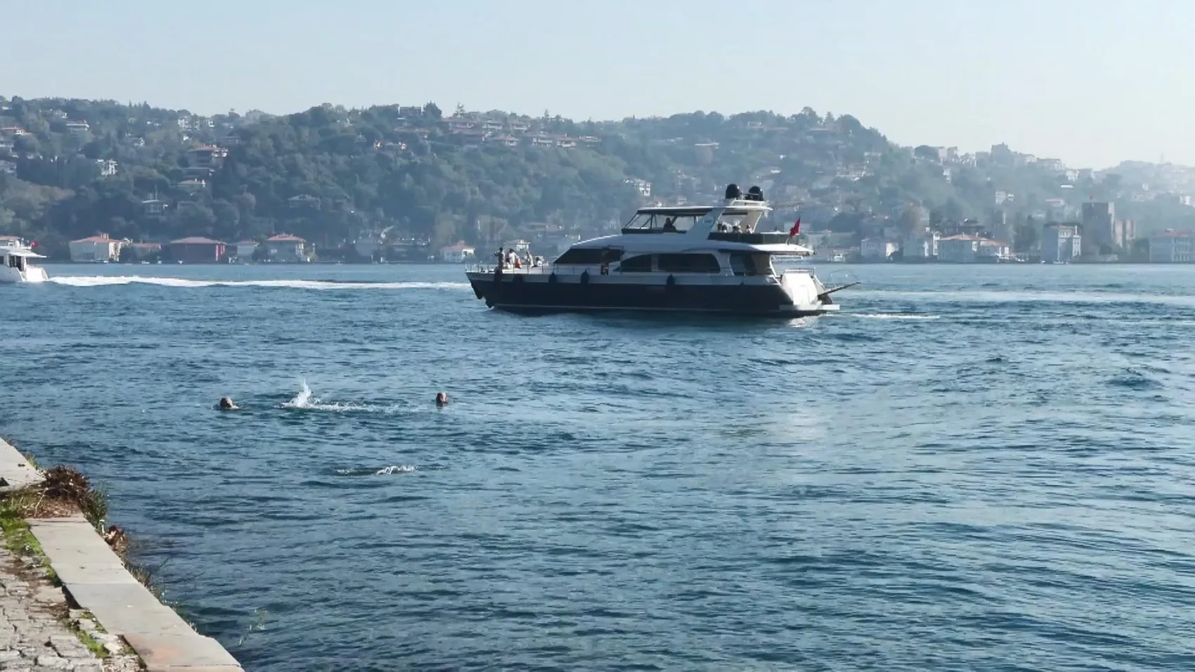 İstanbul'da mevsim normallerinin üzerinde bir pazar: Aşiyan'da deniz keyfi sürpriz yaptı