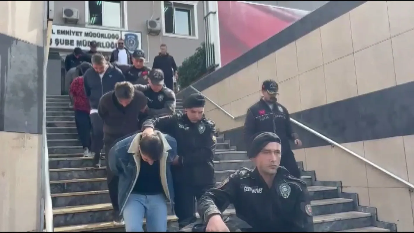 Ünlü yapımcıya 3,5 milyon Euro'luk tehdit şoku: Eski damat ve emlakçı gözaltında