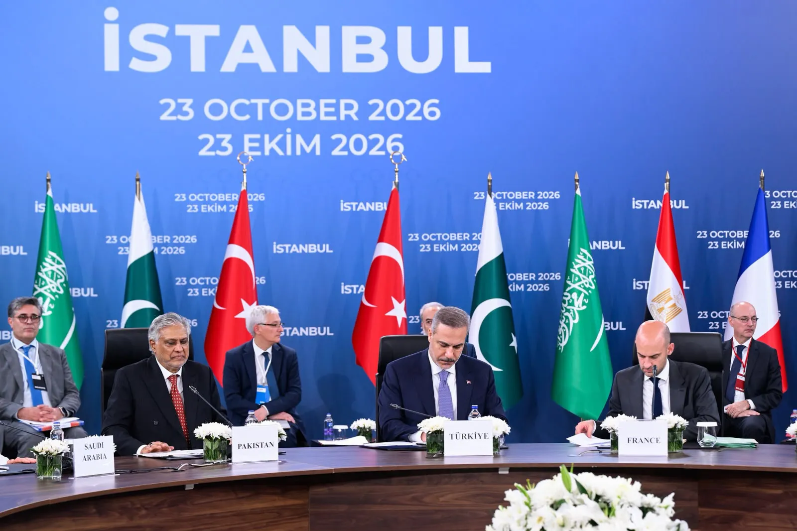 İstanbul'da kritik diplomasi trafiği: Bölgesel istikrar için dev zirve
