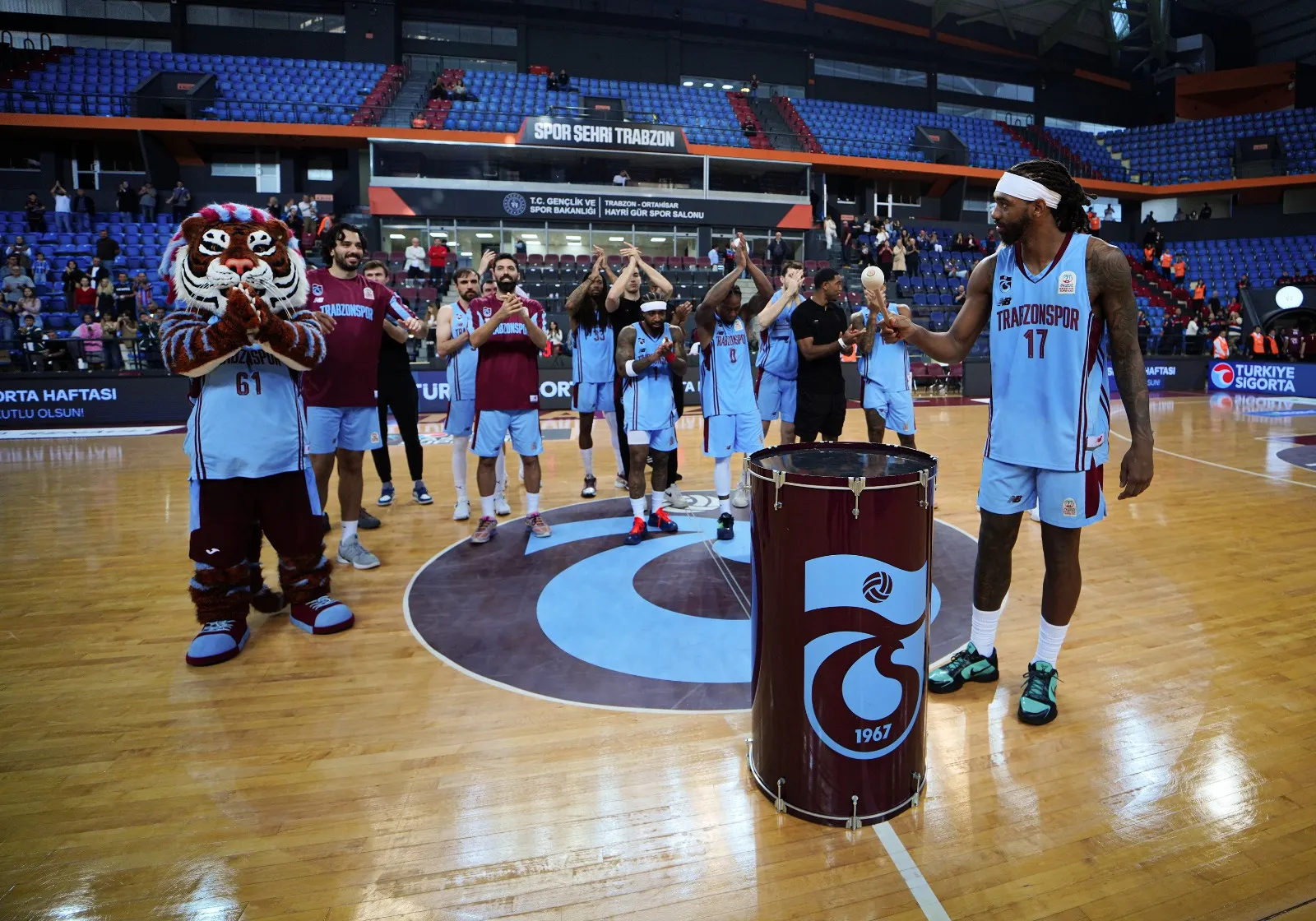 Hayri Gür'de nefes kesen final: Trabzonspor son saniyelerde güldü