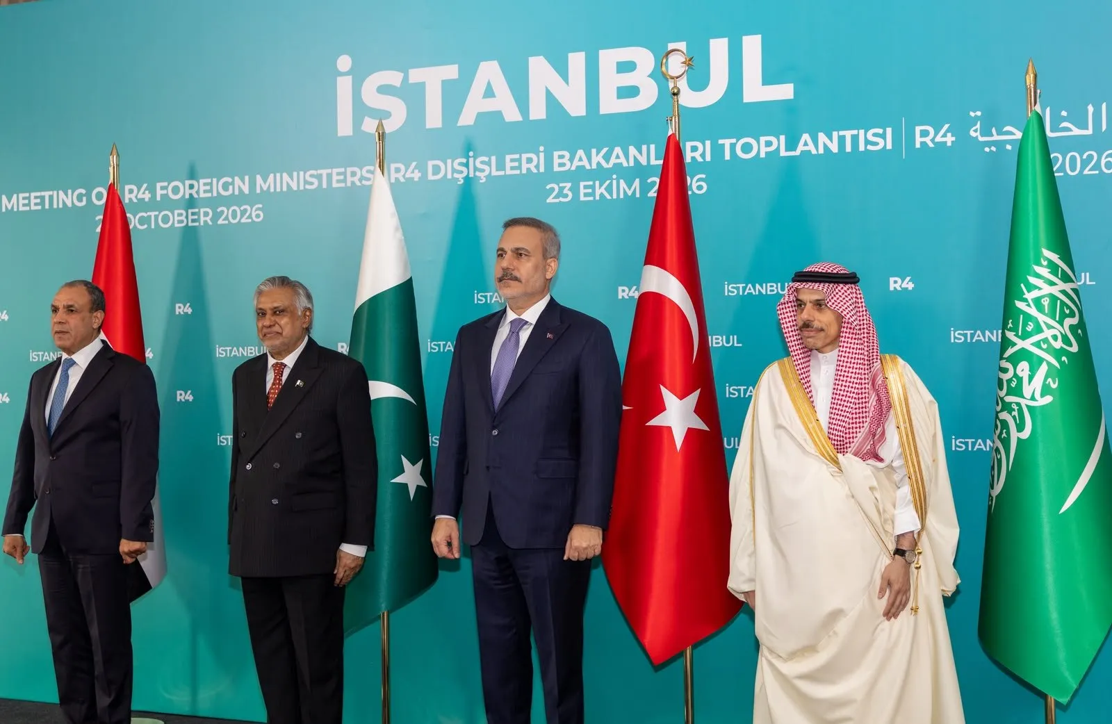 İstanbul'da kritik diplomasi trafiği: Dört ülkenin dışişleri bakanı bir araya geldi