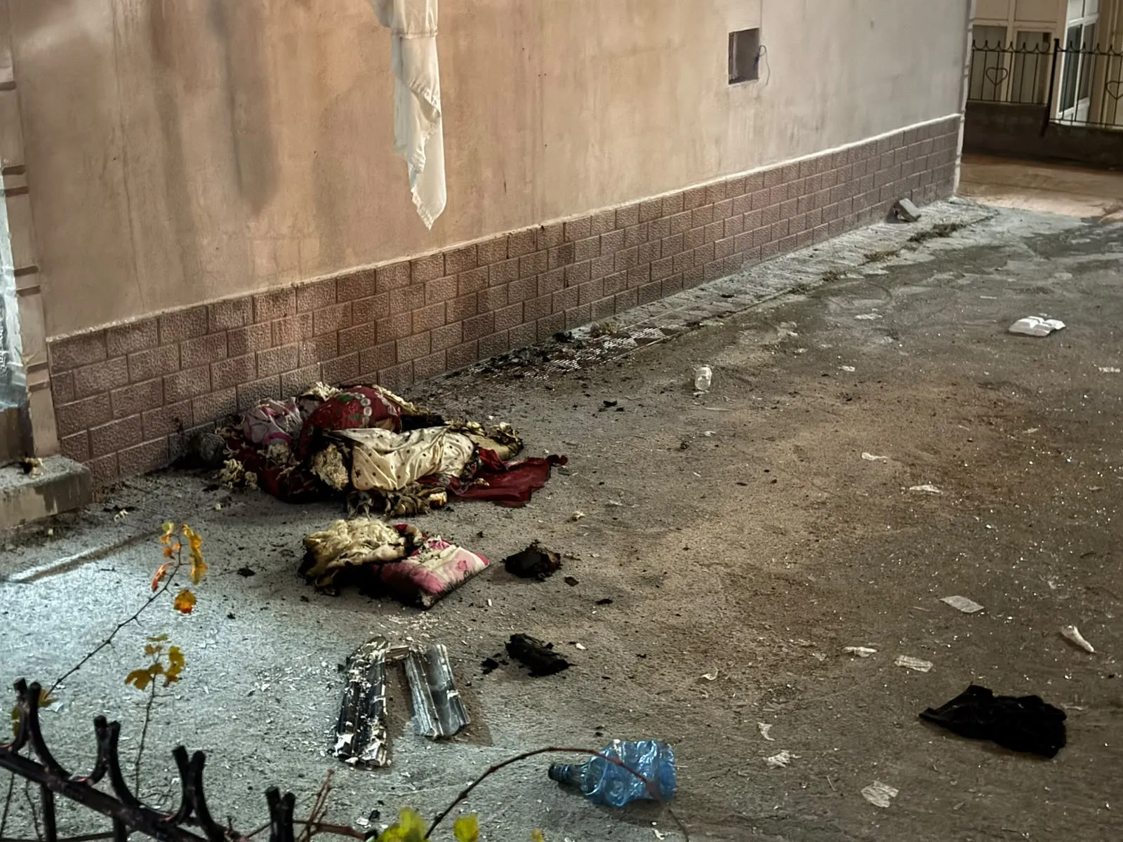 Çankaya'da korkutan patlama: Evin boş olması büyük bir faciayı önledi