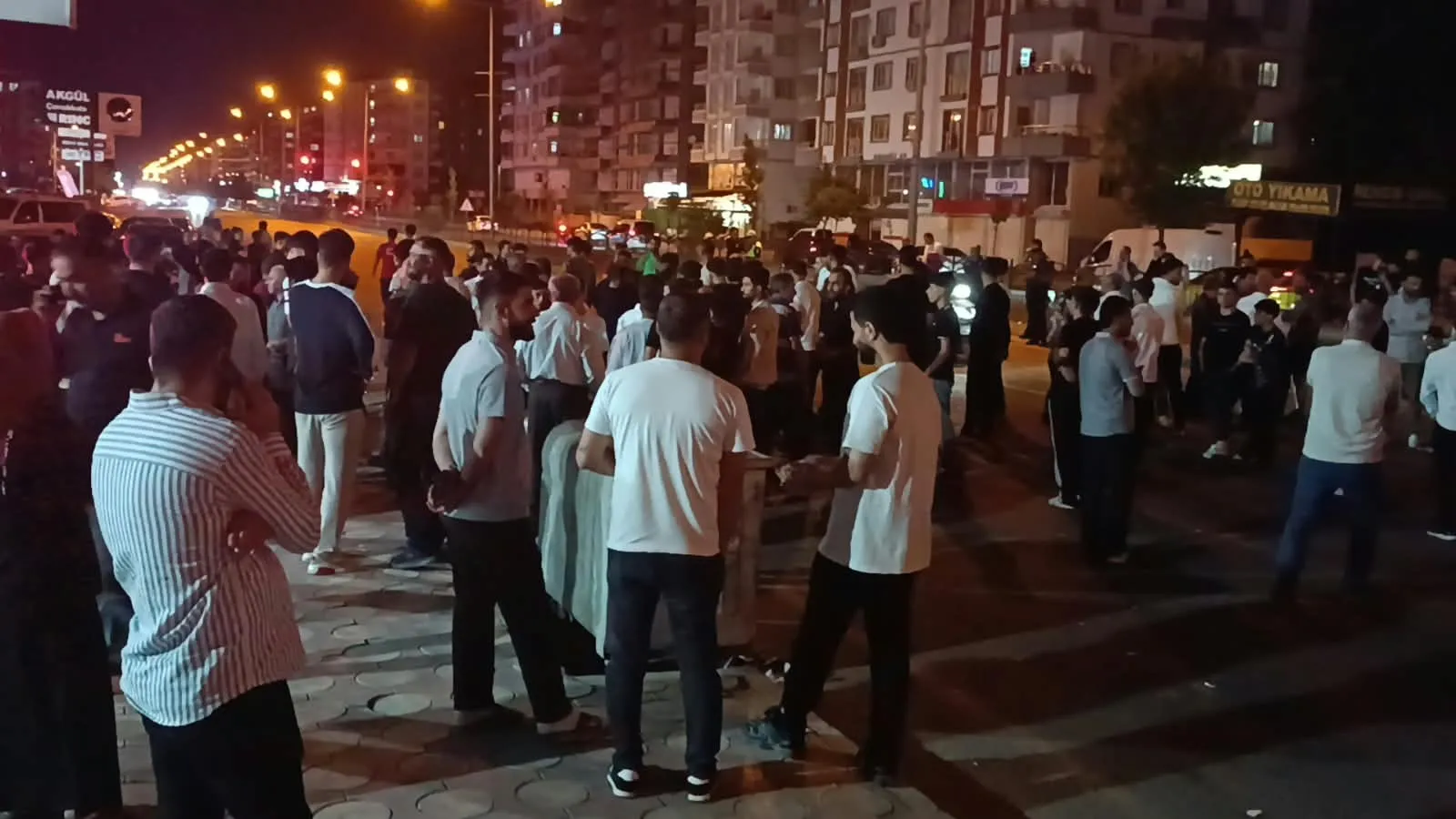 Batman'da yaya geçidinde dehşet anları: Güvenlik kamerası o korkunç çarpışmayı kaydetti