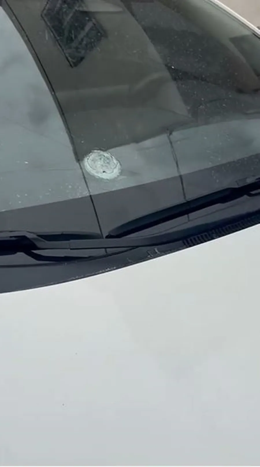 Kızıltepe'de park halindeki araca isabet eden mermi paniğe yol açtı