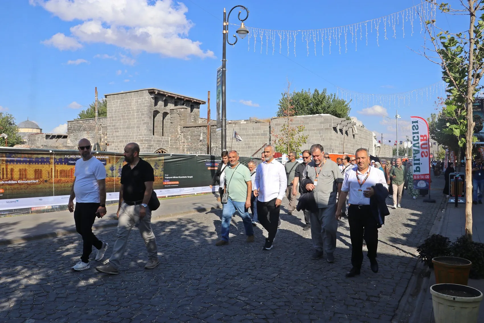 Diyarbakır’da turizm patlaması: Tarihi surların gölgesinde 1,3 milyonluk ziyaretçi akını