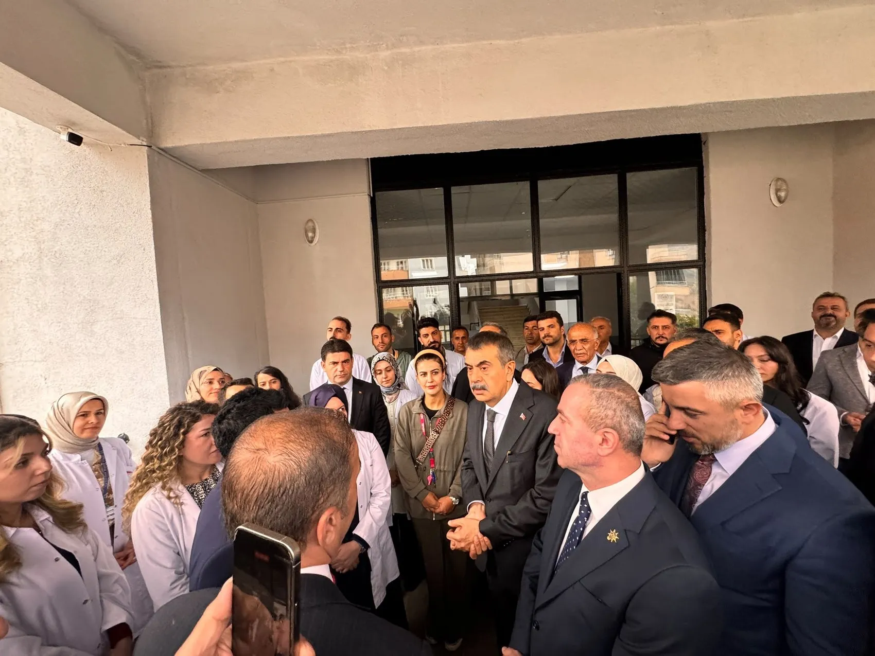 Bakan Tekin'den Hakkari'de 'Terörsüz Türkiye' mesajı: Geçmişin yaralarını sarmak en büyük borcumuz