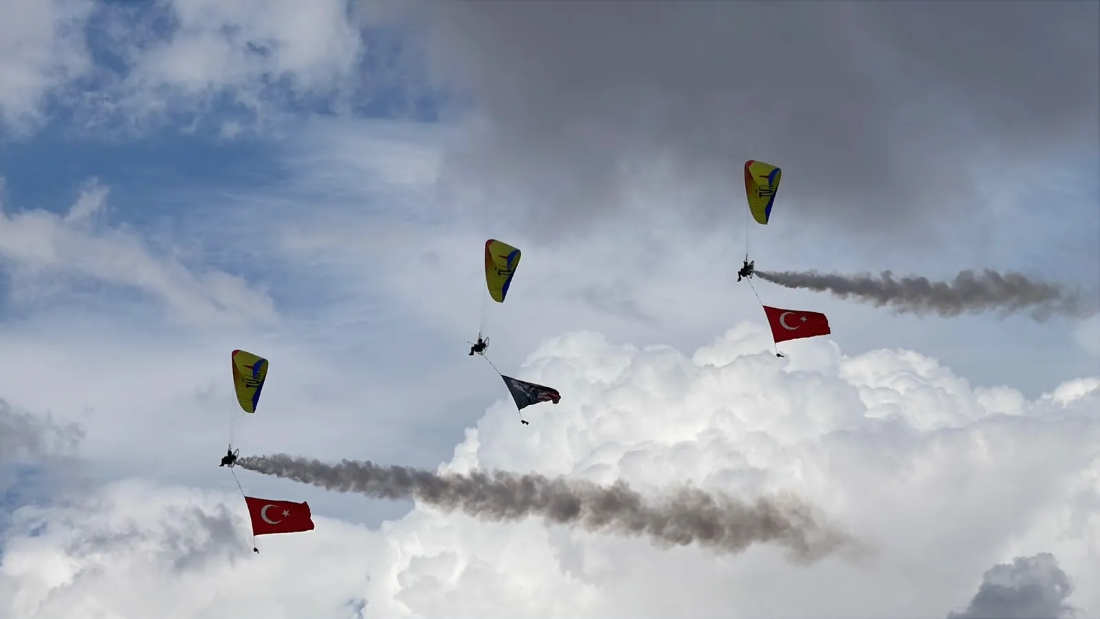 Şanlıurfa'da TEKNOFEST Coşkusu: Yağmur Dinlemedi, Binler Akın Etti