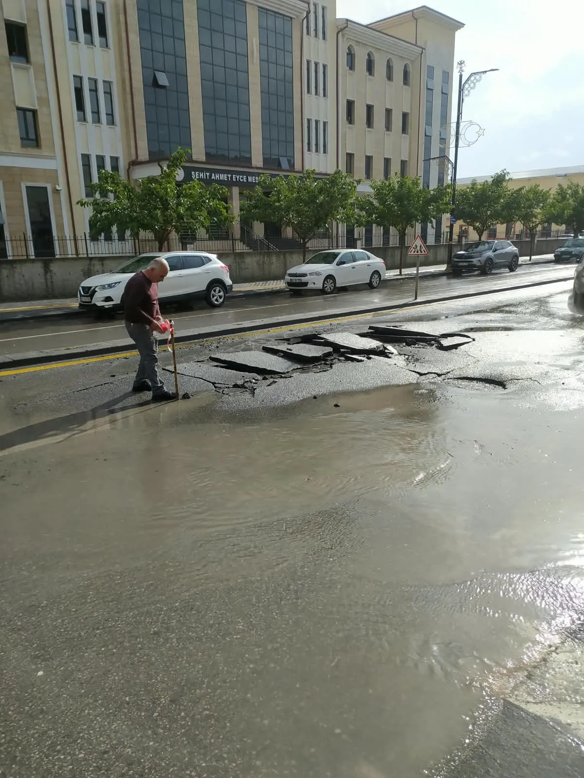 Sivas'ta gökyüzü bir anda karardı: 20 dakikalık kabus şehri felç etti