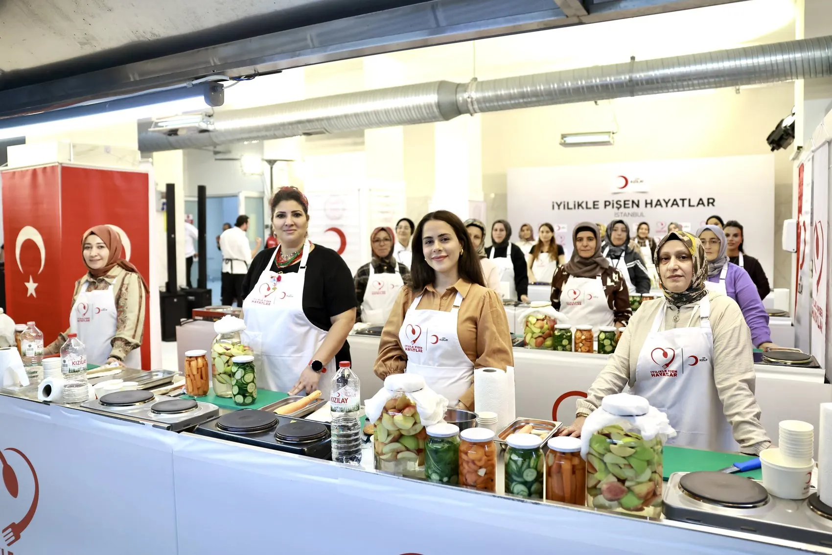 Mutfakta yeni bir başlangıç: Depremzede kadınlar profesyonel şeflerle buluştu