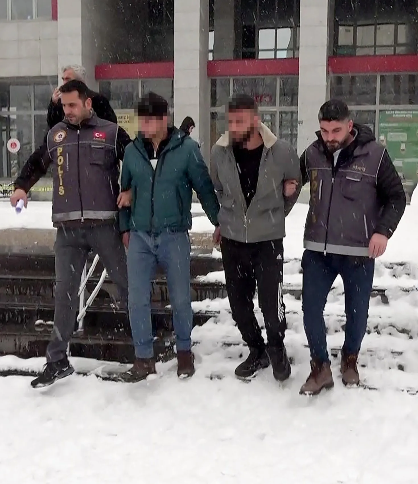 Erzurum'da eksi 30 derecede ölüme terk edilen Erdem'in ailesinden adalet çığlığı: Bir insanı o soğukta bırakmak cinayettir