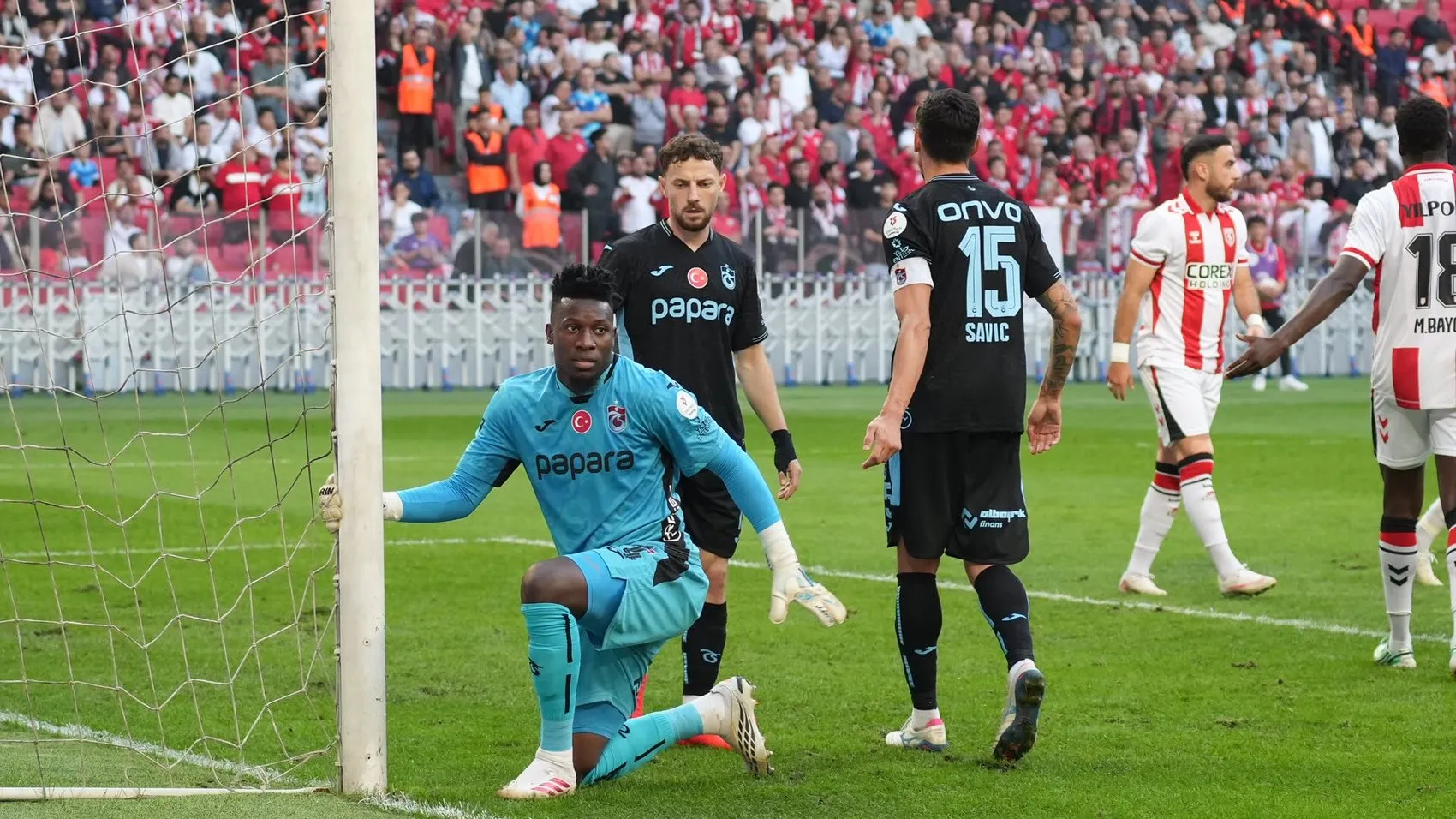 Karadeniz derbisinde Trabzonspor fırtınası: Samsun'da üç golle net galibiyet