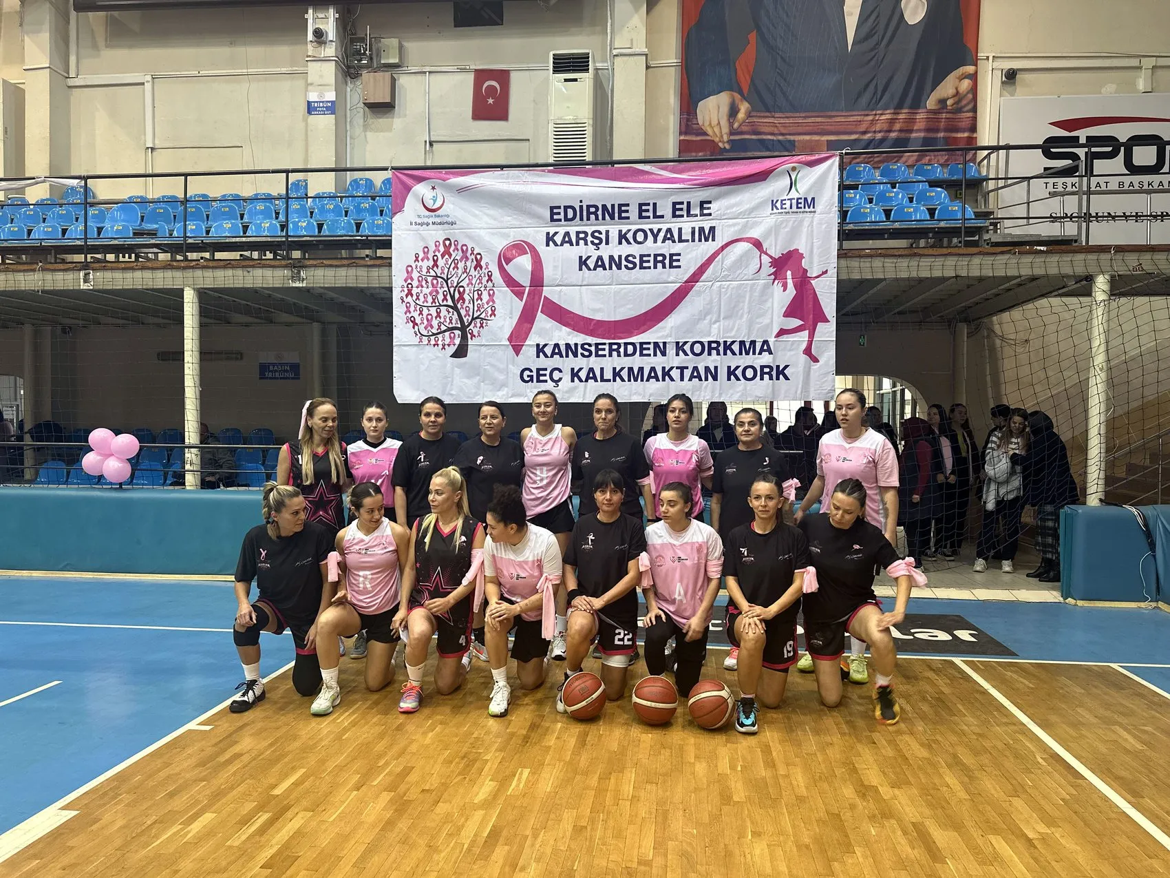 Edirne'de parke üzerinde pembe dayanışma: Sağlıkçılar erken tanı için sahaya indi