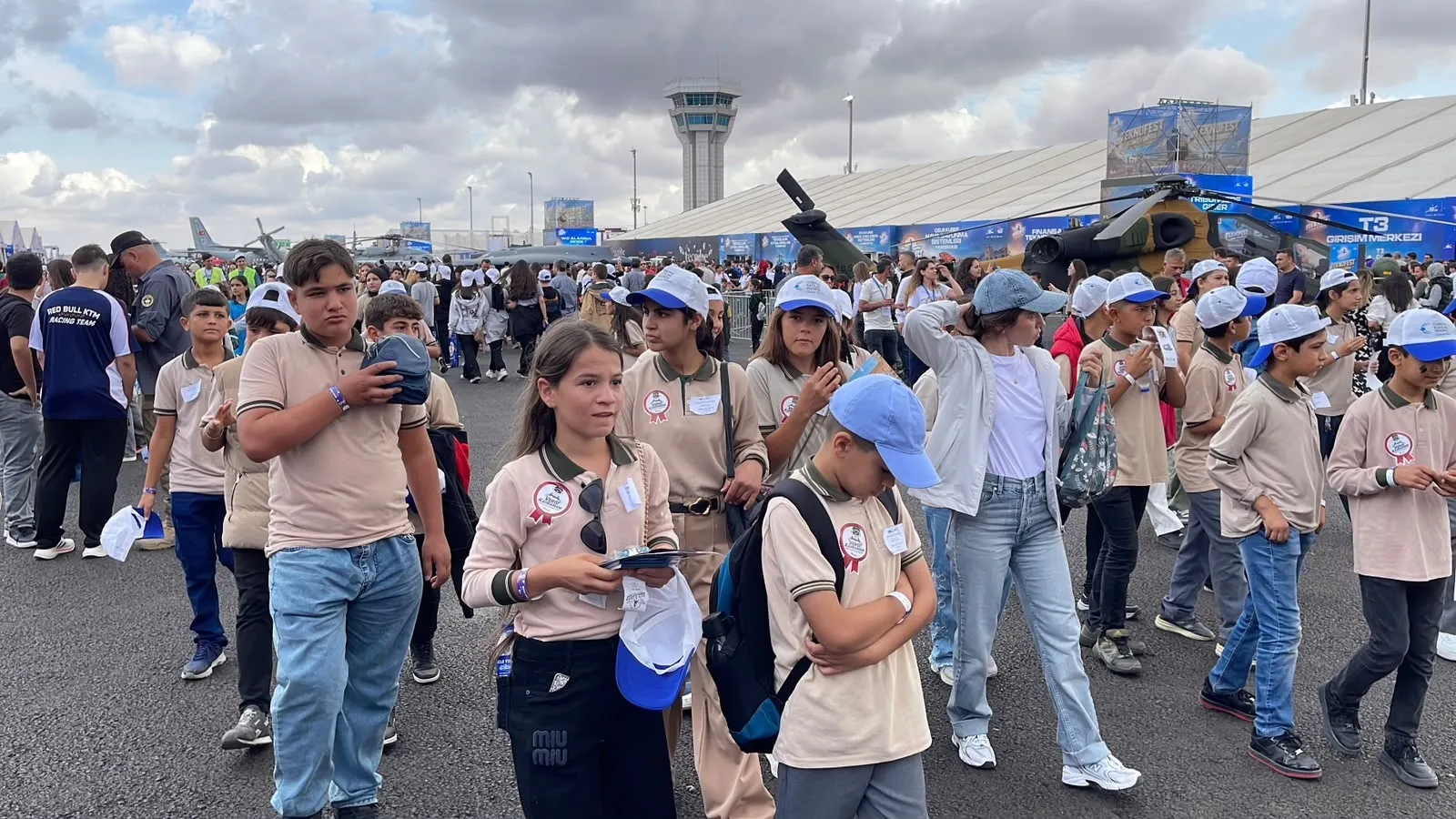 Şanlıurfa'da TEKNOFEST Coşkusu: Yağmur Dinlemedi, Binler Akın Etti