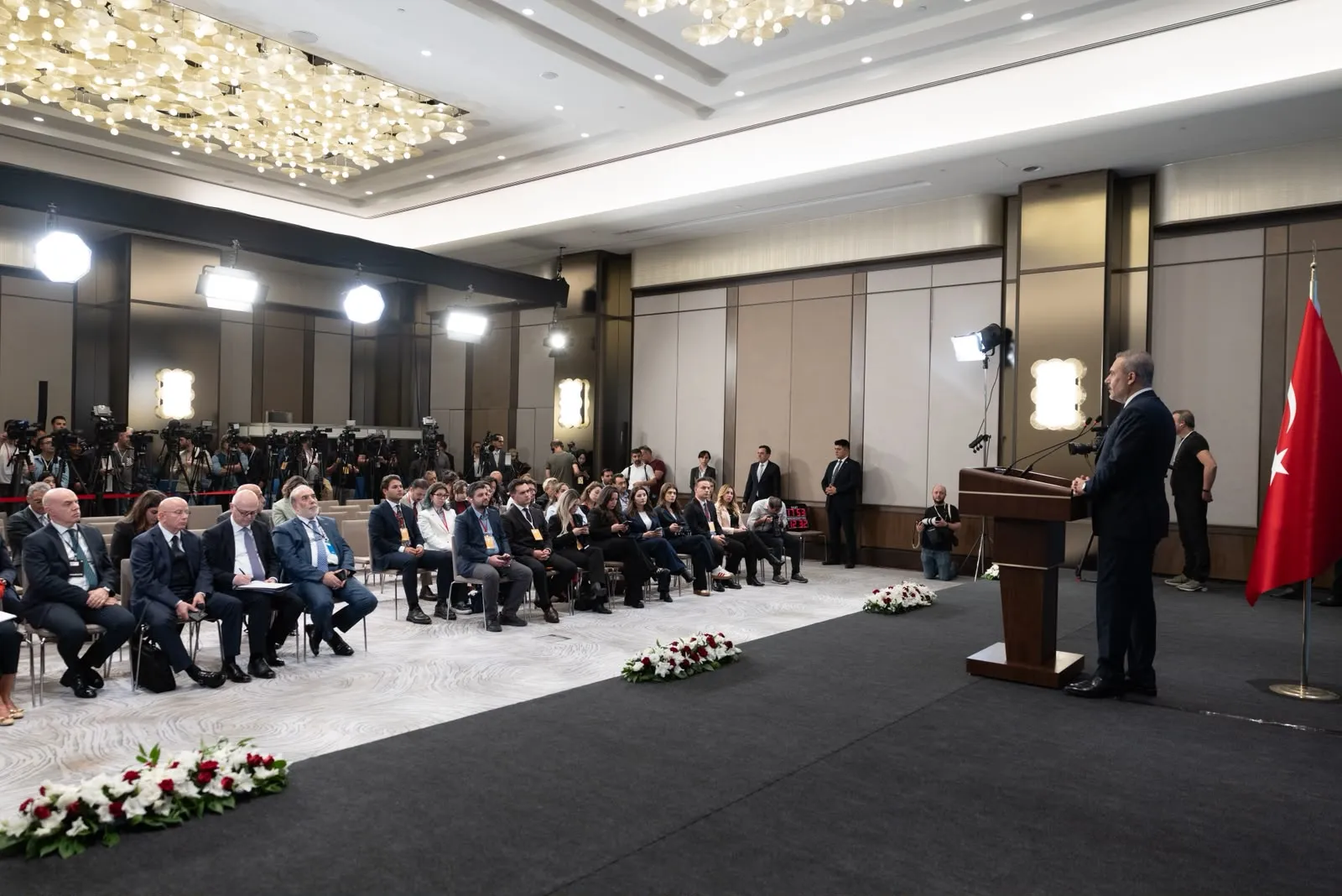 İstanbul'da kritik zirve: Bölgesel aktörlerden savaşın yayılmasına karşı ortak duruş