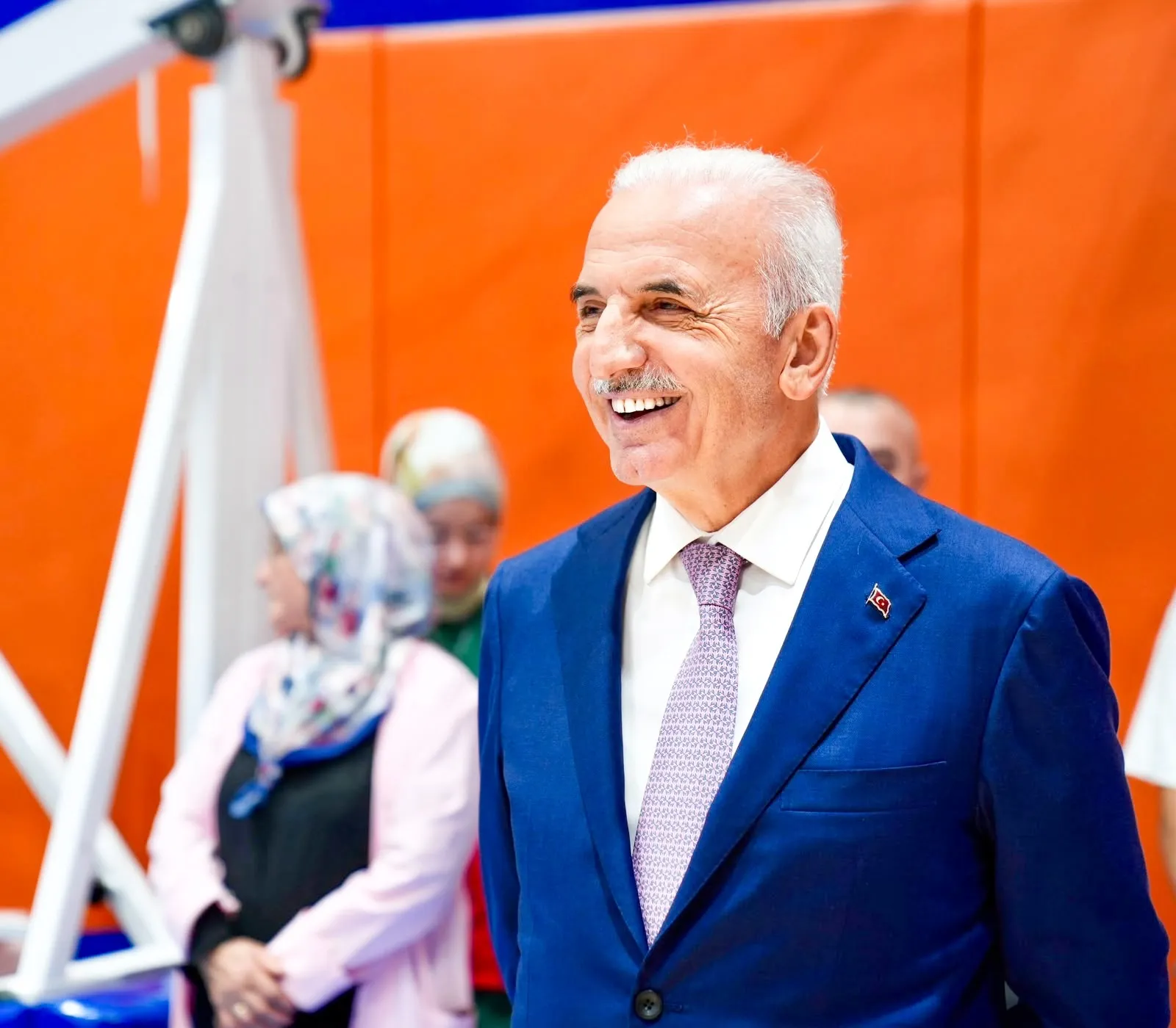 Ümraniye'de kuşaklar arası köprü: 70 kişi aynı spor sahasında buluştu