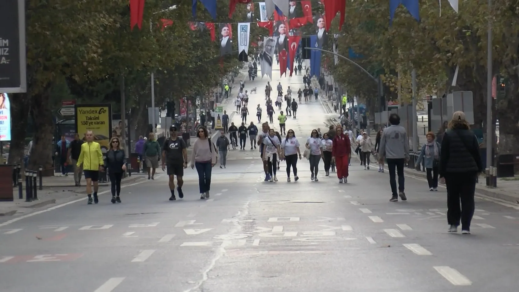 Kadıköy’de Cumhuriyet Coşkusu: 3 Bin 500 Kişi Aynı Rota İçin Ter Döktü