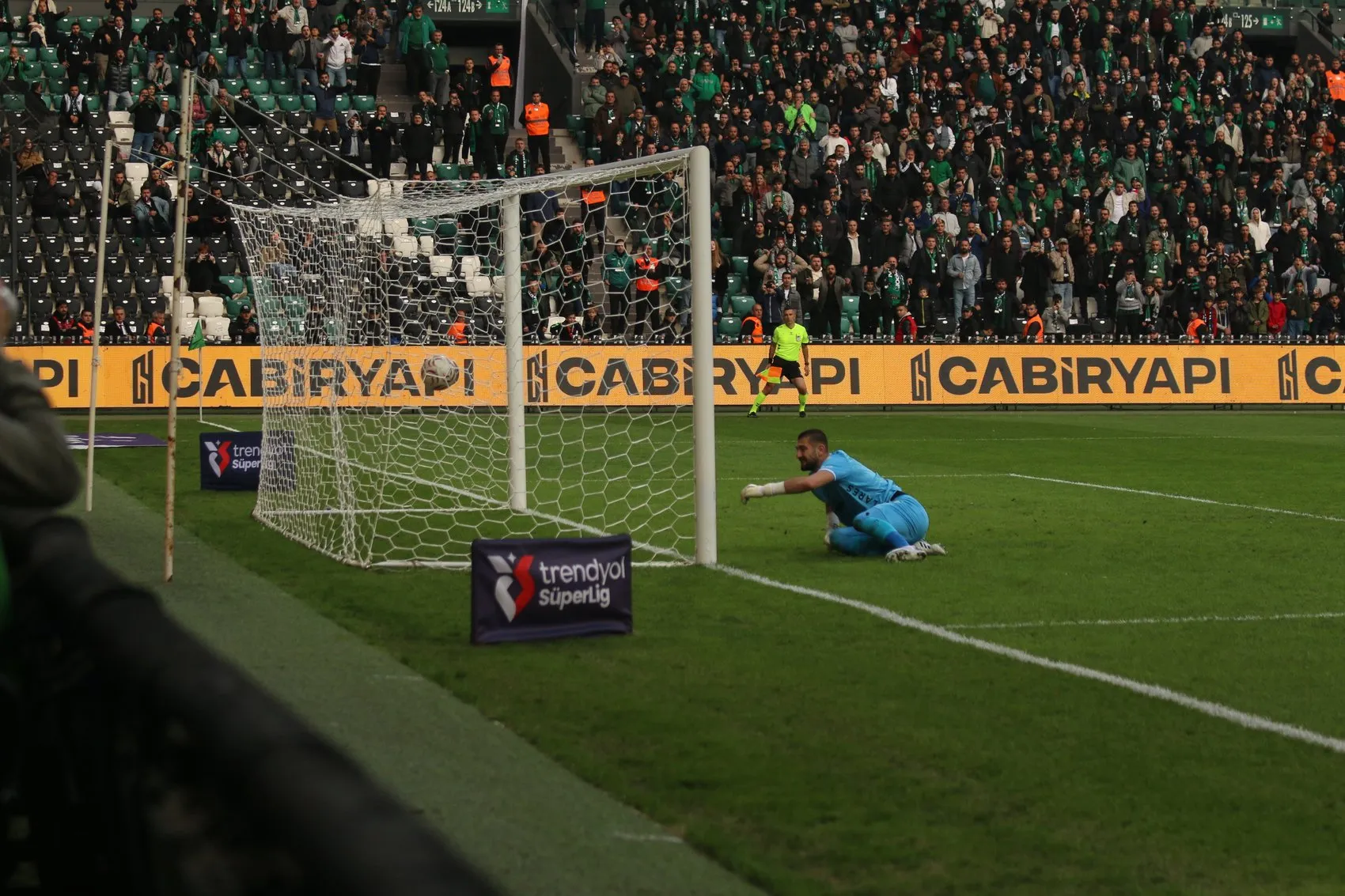 Kocaelispor'un evindeki yenilmezlik serisi Göztepe karşısında son buldu