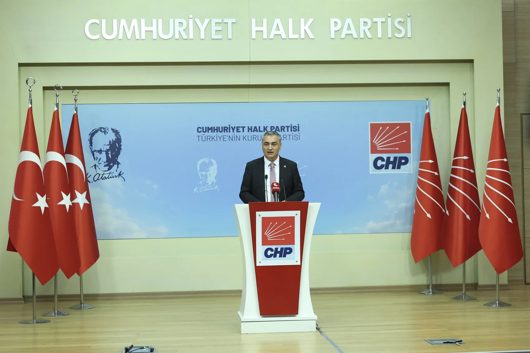 Kılıçdaroğlu’nun uyarısı kulak ardı edilmiş: Cemil Tugay krizi CHP’de hesaplaşmaya dönüştü