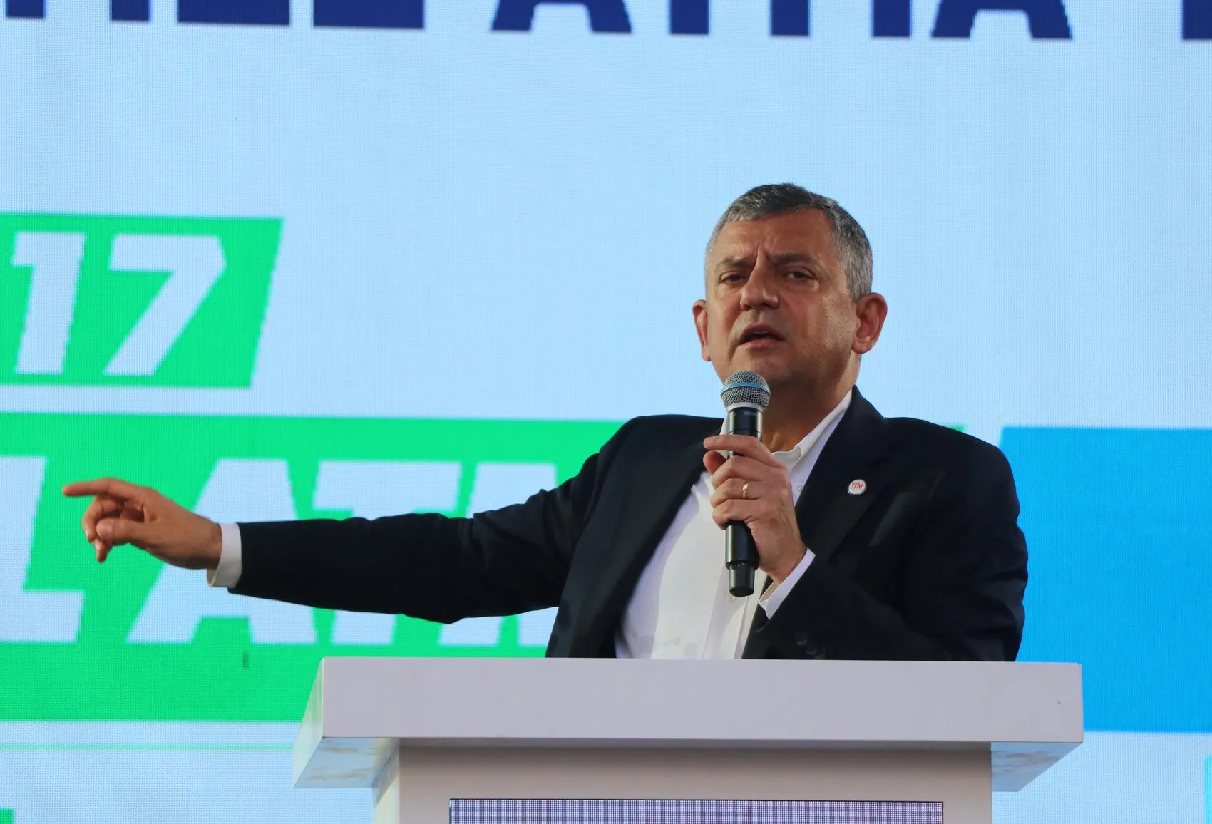 Özgür Özel'den Denizli'de kapsayıcılık mesajı: Partimizin kapısı herkese ardına kadar açık