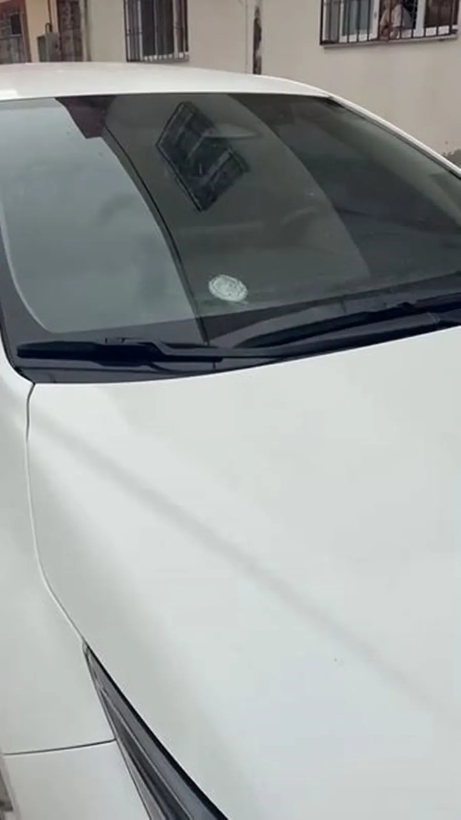 Kızıltepe'de park halindeki araca isabet eden mermi paniğe yol açtı