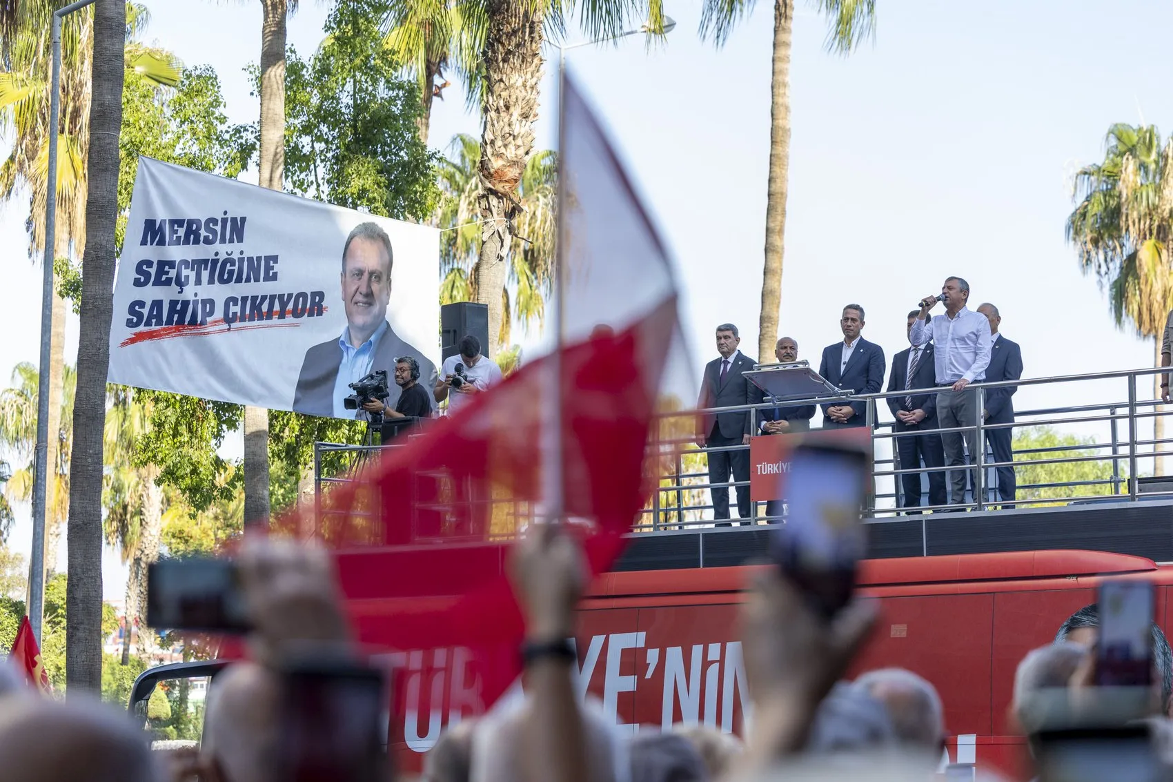 Özgür Özel'den Mersin'de sert çıkış: Erdoğan'ın yargılandığı hukuk nerede?