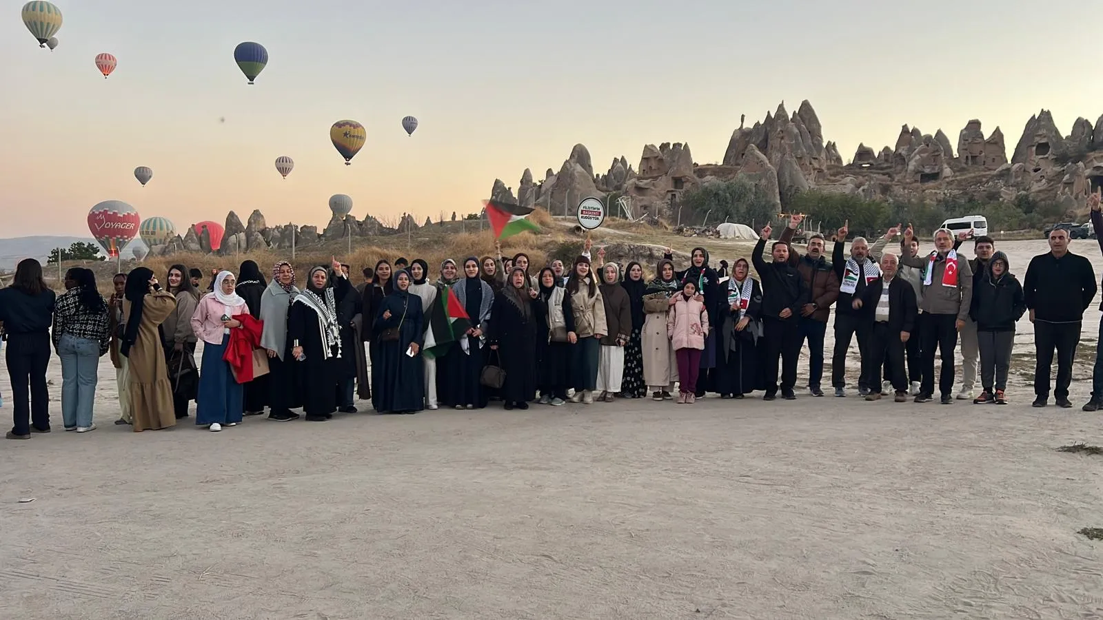 Kapadokya'nın semalarında sessiz çığlık: Balonlar Gazze için yükseldi