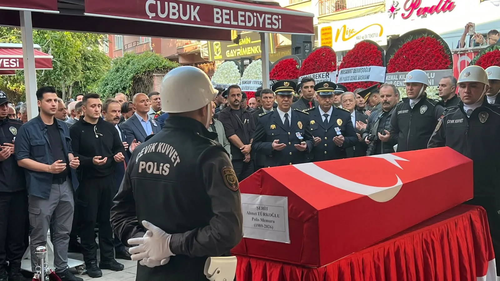 Ankara'da hüzünlü veda: Şehit polis Ahmet Türkoğlu son yolculuğuna uğurlandı