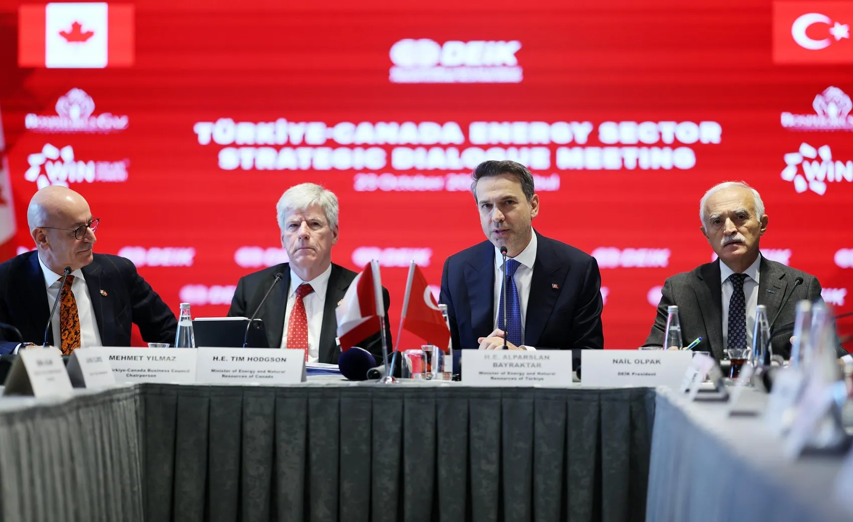 Enerji diplomasisinde yeni dönem: Türkiye küresel krizlere karşı köprü kuruyor