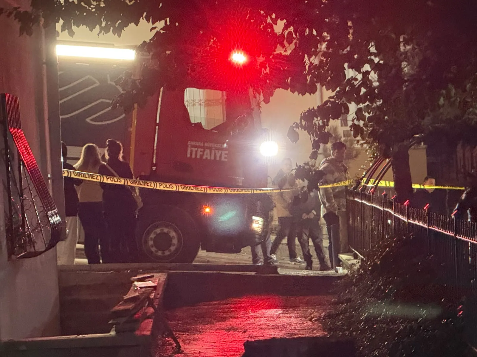 Çankaya'da korkutan patlama: Evin boş olması büyük bir faciayı önledi