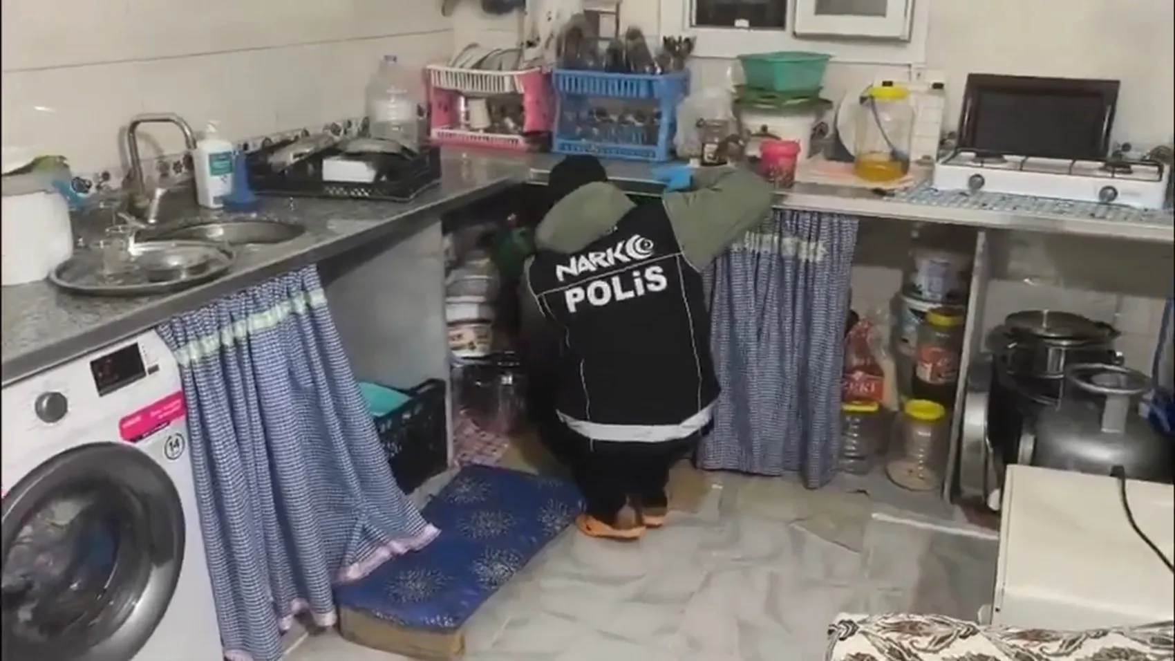 Şanlıurfa ve Birecik'te zehir tacirlerine ağır darbe: 13 kişi cezaevine gönderildi