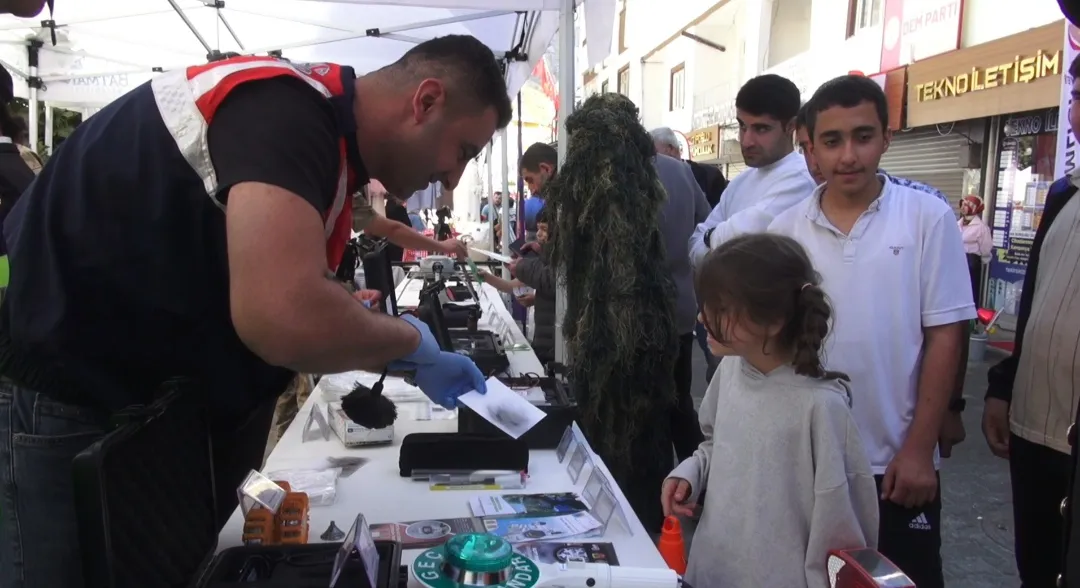 Sason'un Altın Sarısı Balı İçin Rekor Teklif: 400 Bin Liralık İhale Şehit ve Gazilere Umut Oldu