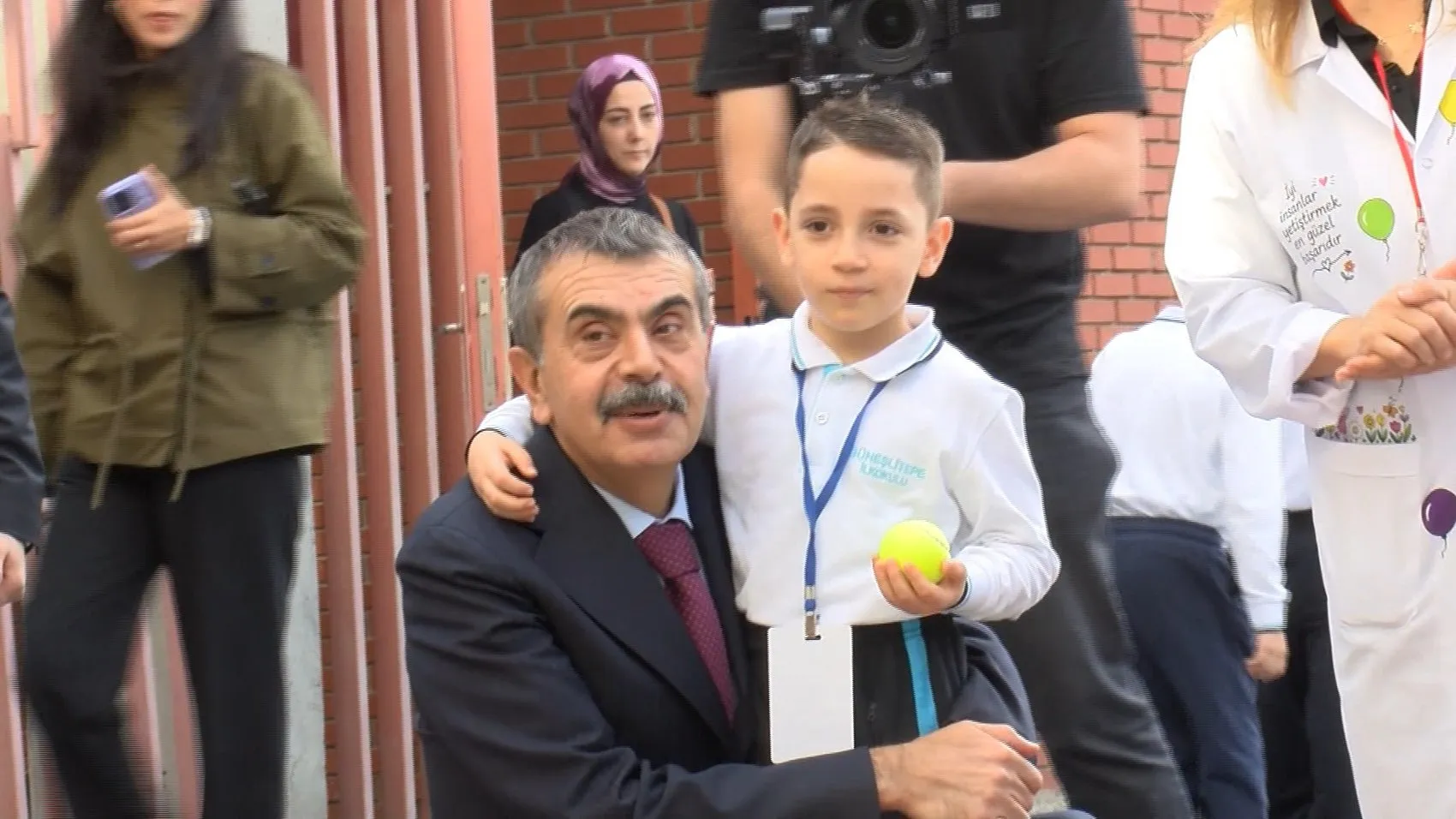Okul bahçelerinde kahkaha sesleri yükselecek: Bakan Tekin'den oyun odaklı yeni dönem müjdesi