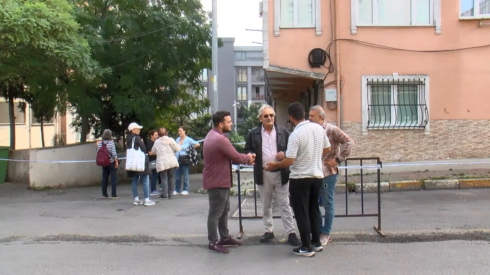 Eyüpsultan'da kolon dehşeti: 51 yıllık binadan gelen o ses faciayı önledi