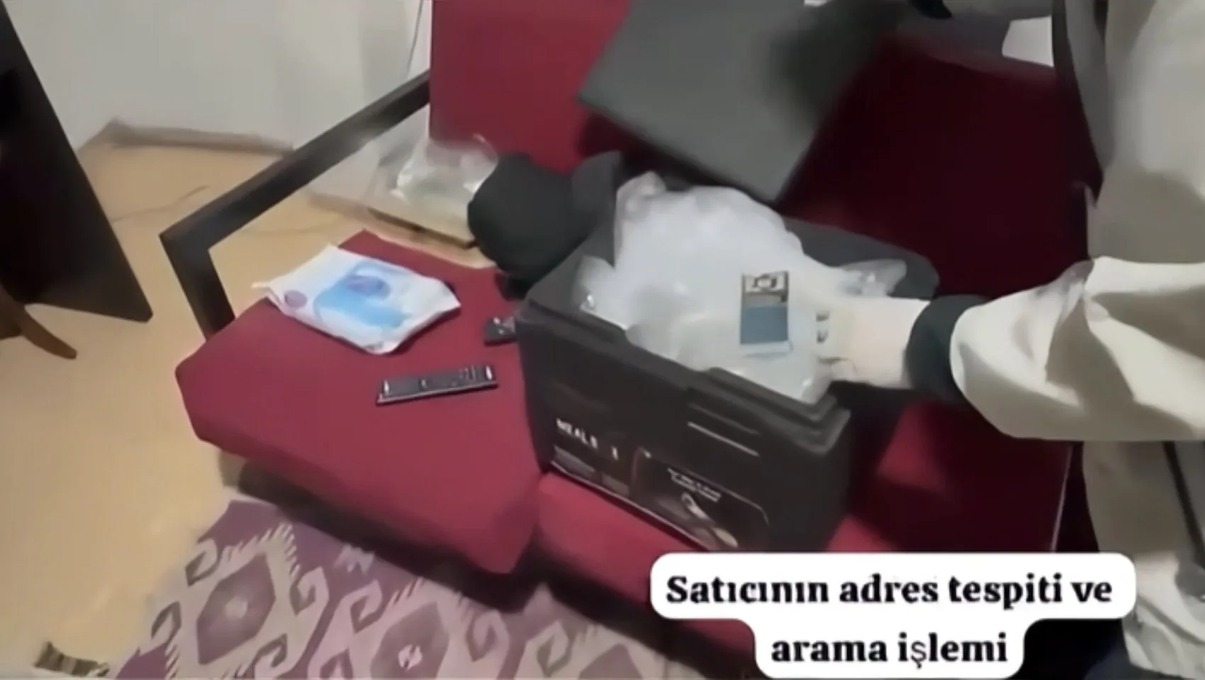 Taksim'de suçüstü yakalandı: Telefonundaki su faturası sonunu getirdi