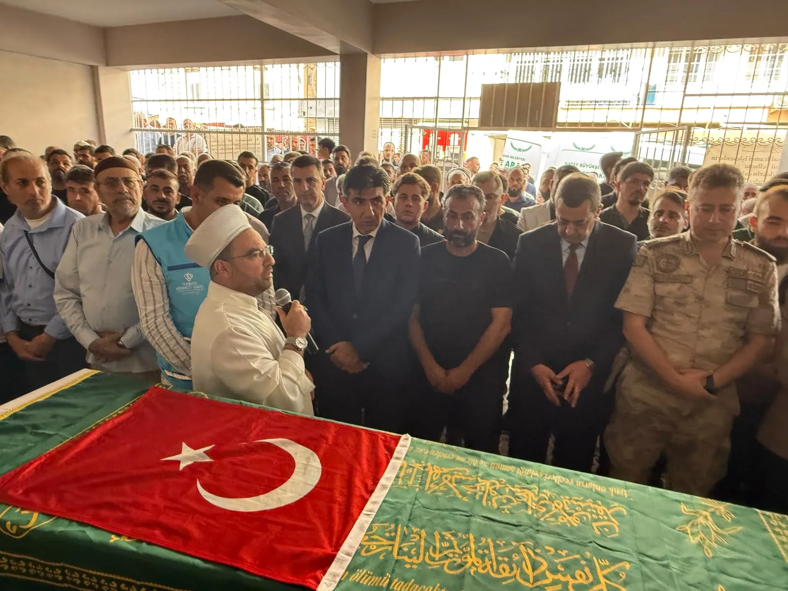 Denizden gelen acı haber: Saliha Miray, kardeşinin ebedi istirahatgahında huzura kavuştu