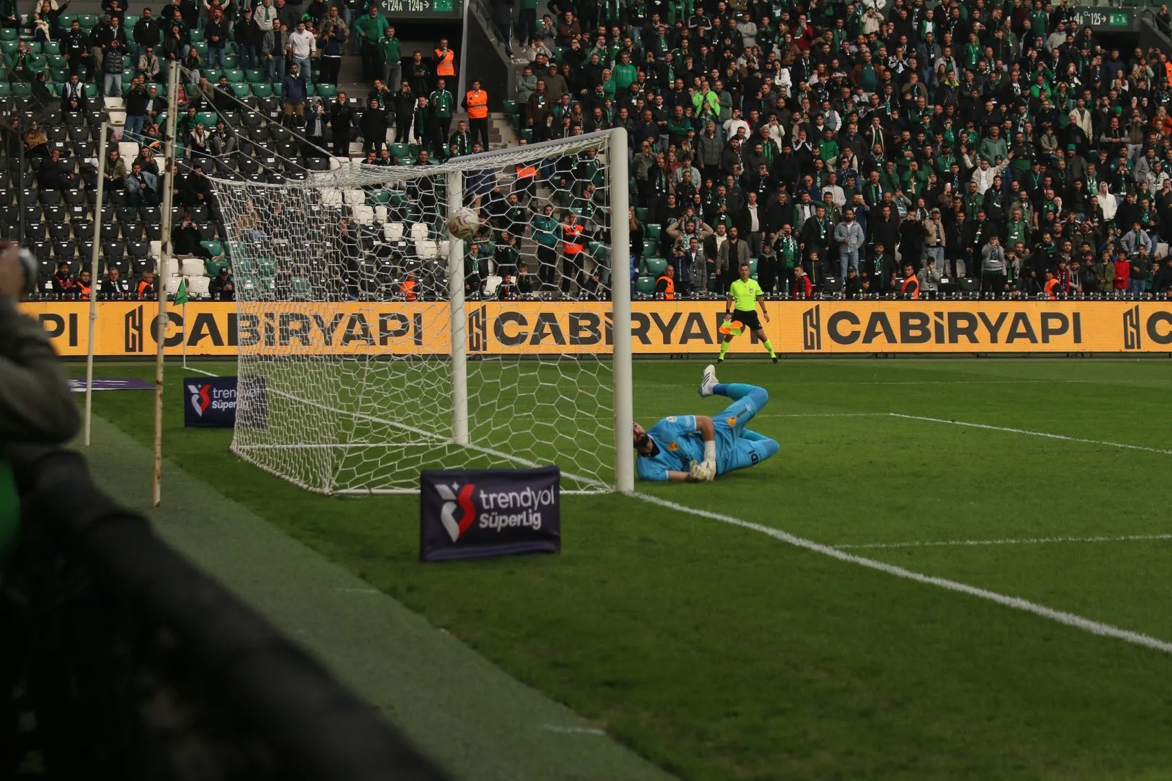 Kocaelispor'un evindeki yenilmezlik serisi Göztepe karşısında son buldu
