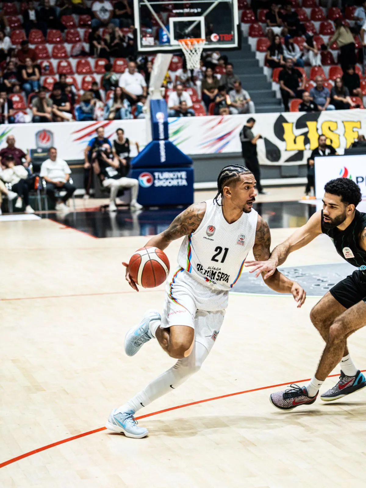 Enka Salonu'nda nefes kesen final: Petkimspor son saniyede yıkıldı