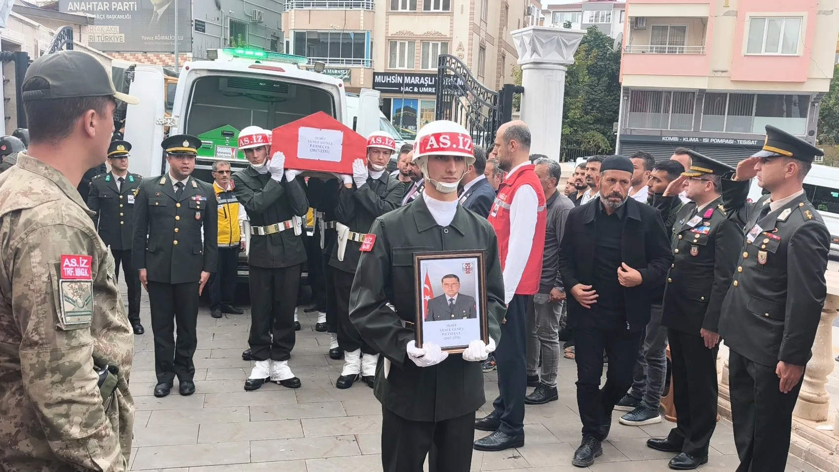Kahramanmaraş'ta hüzünlü veda: Şehit Yusuf Güneş son yolculuğuna uğurlandı